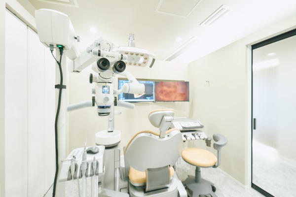 歯肉炎の治療をする診察室｜歯肉炎の原因とは？メカニズムと対処法を解説｜センター南の歯医者「センター南デンタルクリニック」